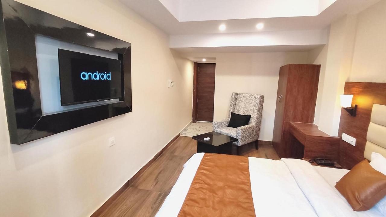 Hotel Blueark Lucknow Exterior foto